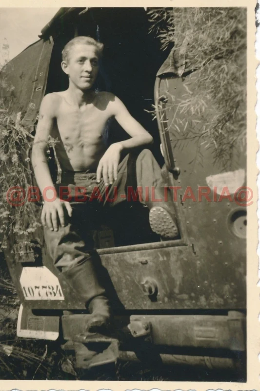 S193 Foto Ukraine Panzergrenadier Reg 10 Westland Sd Kfz Halbkette Kennung 107734