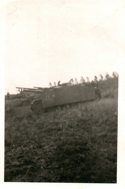 Foto, Panzer mit Seitenschürze auf der Krim
