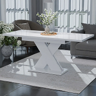 Обідній стіл