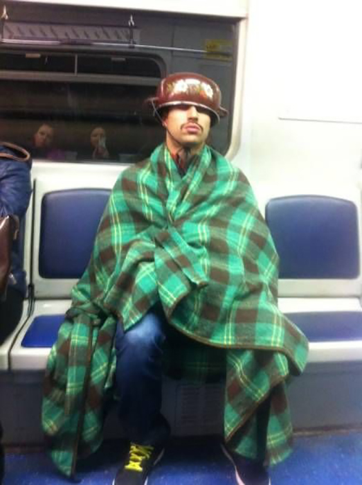 Вот такие забавных людей можно встретить в метро