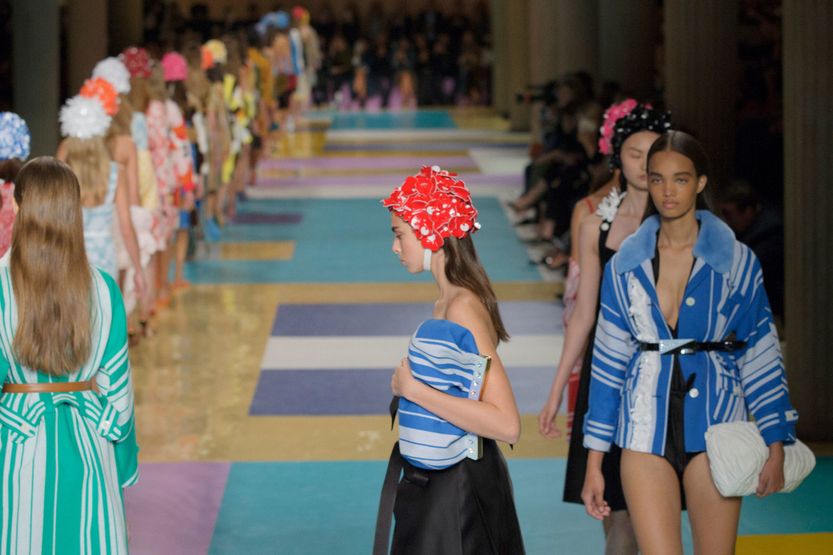 Miu Miu Spring 2017 Yd8HMaSdW9nx
