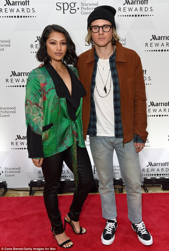 4B429B7000000578-5627327-image-a-127_1524000412576