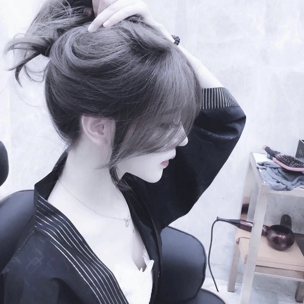 女人脱衣直播;vlog