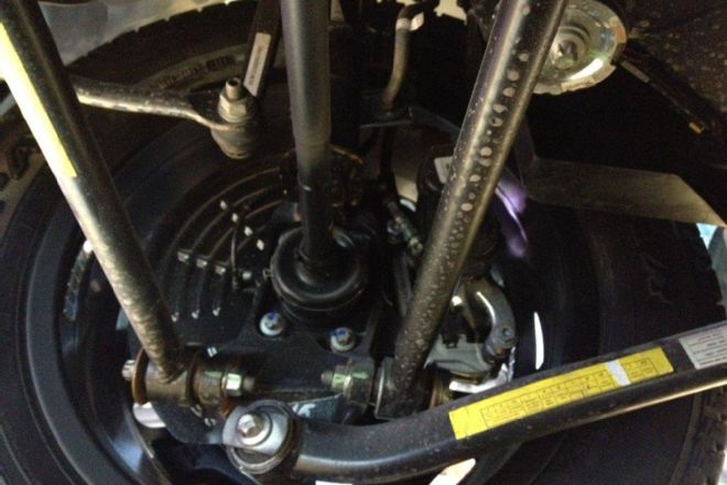 2015-jeep-renegade-trailhawk-08-rear-suspension