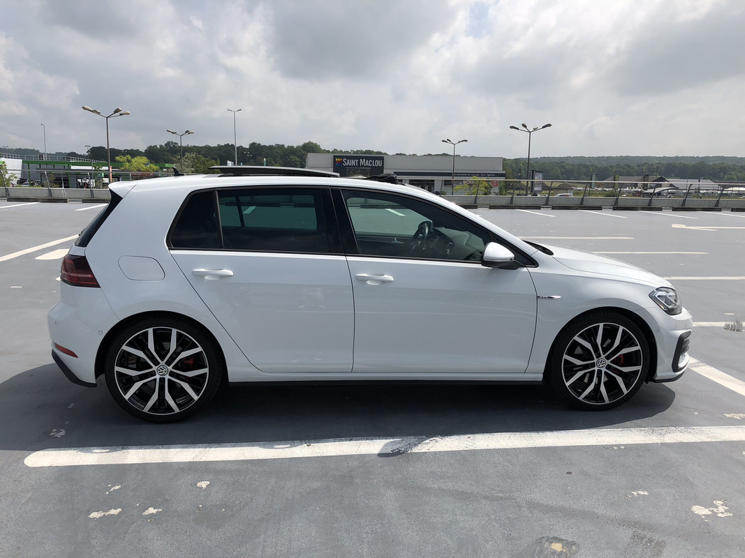 333CE128-EF8D-41DB-82B7-084758D11DED