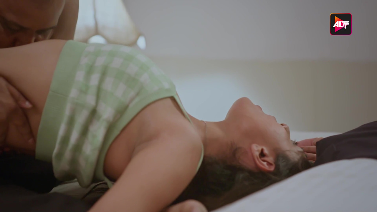 vlcsnap-2025-06-10-01h47m44s728