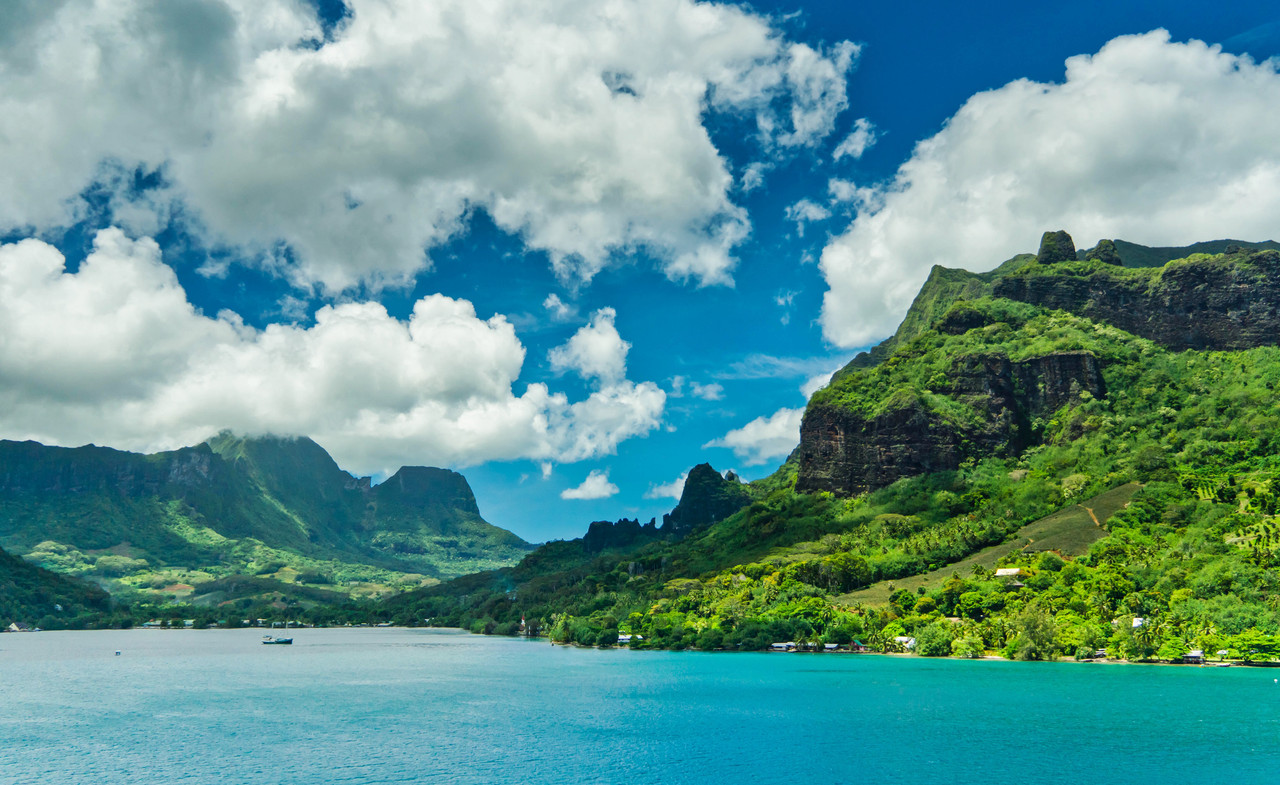 Moorea-Cooks-Bay.jpg