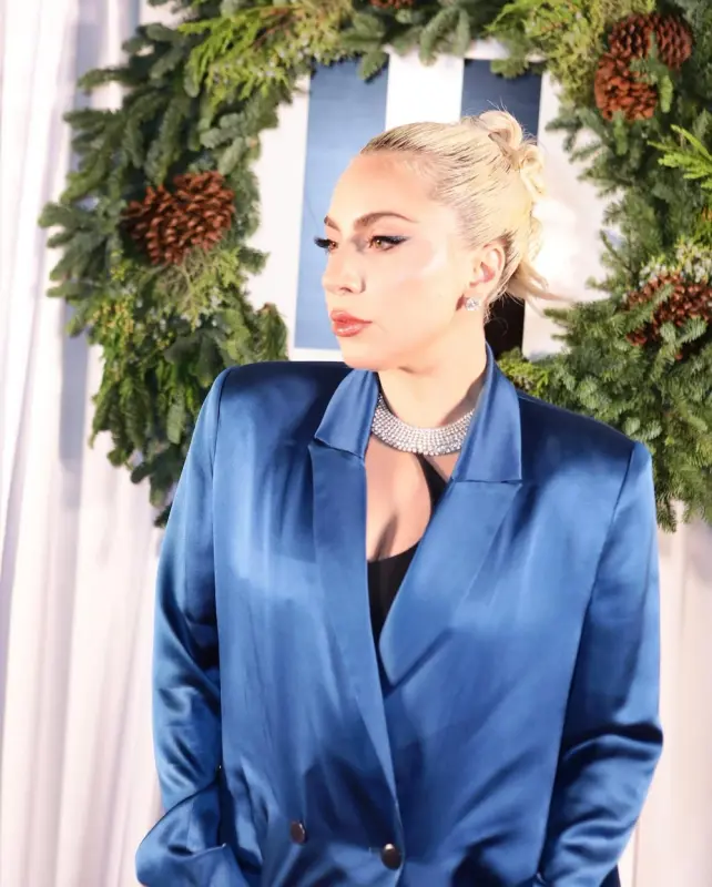 12-7-23-HAUS-LABS-Holiday-Party-in-LA-00