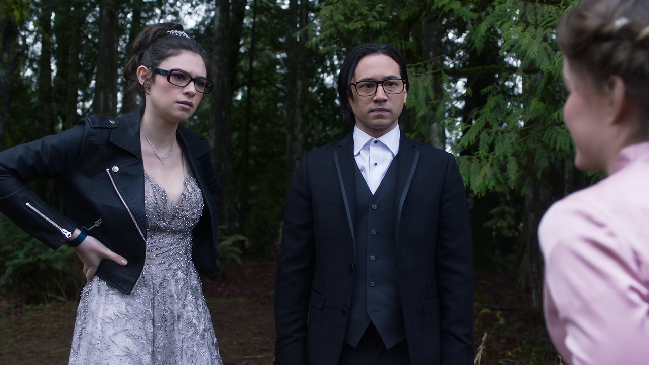 Supergirl.S06E06.Prom.Again!.(2).1080p.10bit.AMZN.WEB-DL.DDP5.1.HEVC-Vyndros.mkv_snapshot_27.49_[202