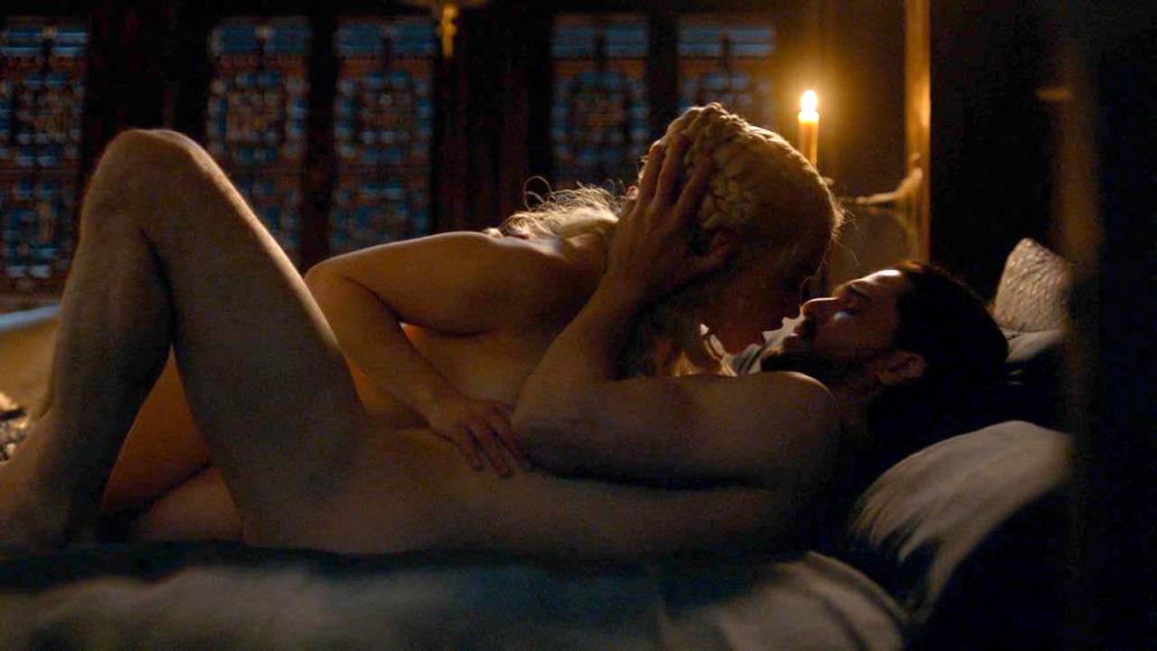 [Image: Emilia-Clarke-15.jpg]