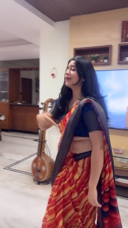 k sudha sexy tummy and navel in red saree mp4 snapshot 00 10 312