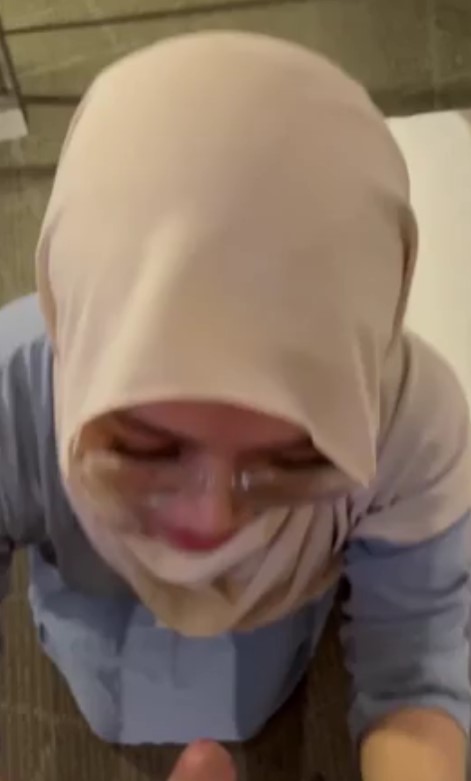 Ukhty Seneng Banget Nyepong