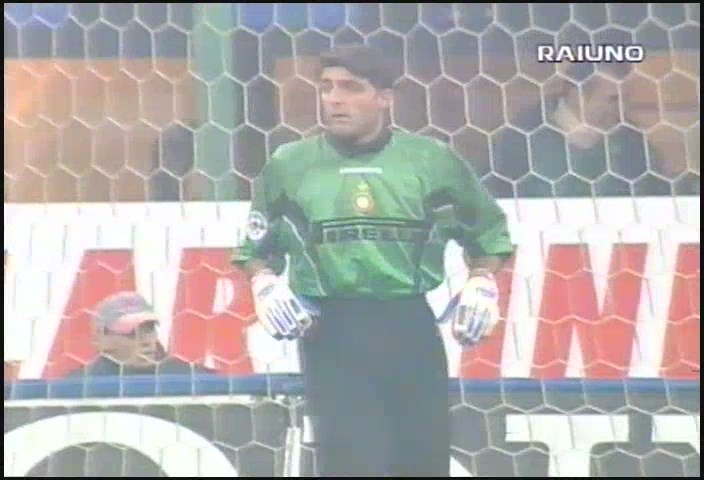 Copa de la UEFA 1997/1998 - Octavos de Final - Vuelta - Inter de Milán Vs. Racing Estrasburgo (480p) (Italiano) 3