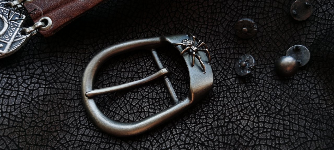 пряжка паук2