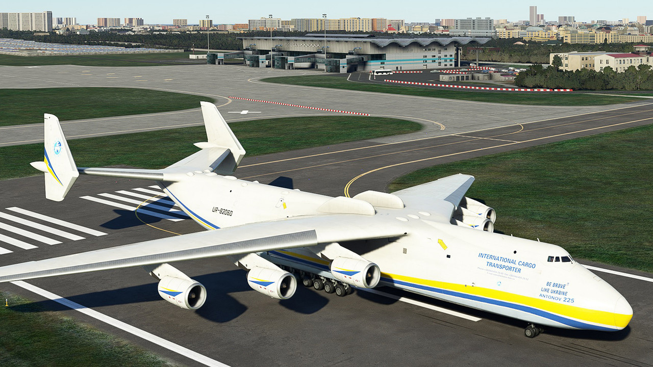 AN-225-at-Odesa-airport-UKOO-18.jpg