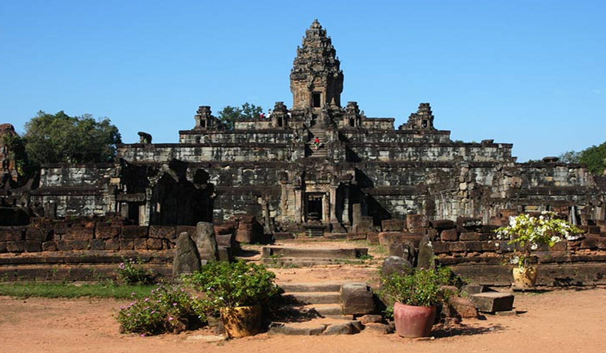 Bakong Temple: Salah Satu Candi Hindu Kuno yang Berada di Kamboja!