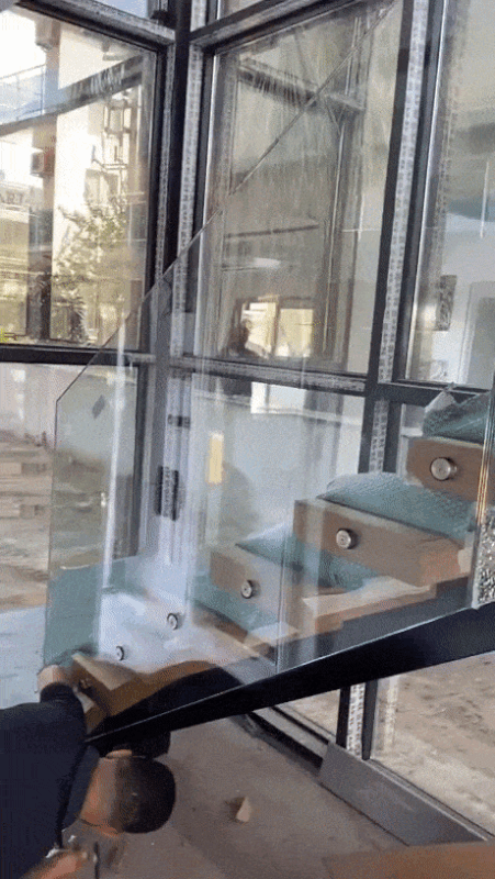 https://i.postimg.cc/CL2fR5FQ/9.gif