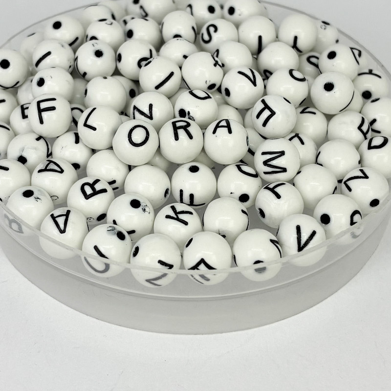 BOLINHA ACRILICA LETRAS 8MM BRANCO PRETO (2)