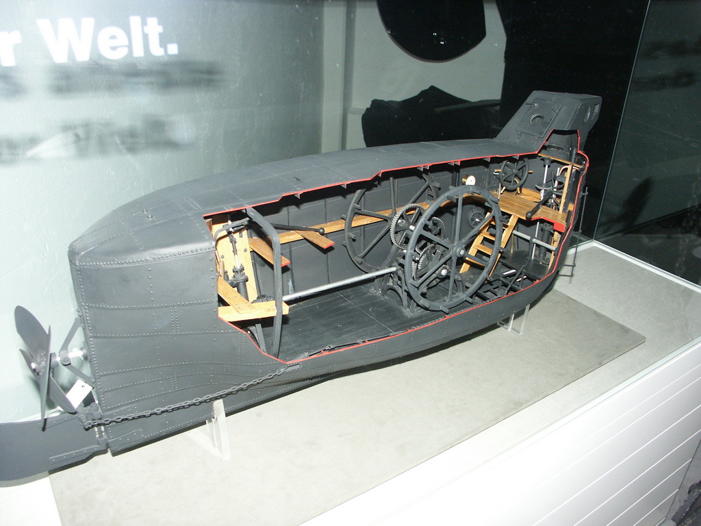 https://i.postimg.cc/CL4bgZ1m/Bundeswehrmuseum-Dresden-8.jpg