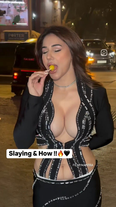 Hot sexy desi actress boobs navel in seducing black costume.mp4_snapshot_00.00.364