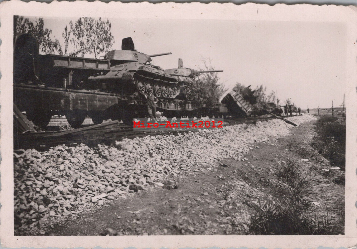 Foto, Wk2, Transportzug russischer T-34 Panzer, Eisenbahn (N)50822