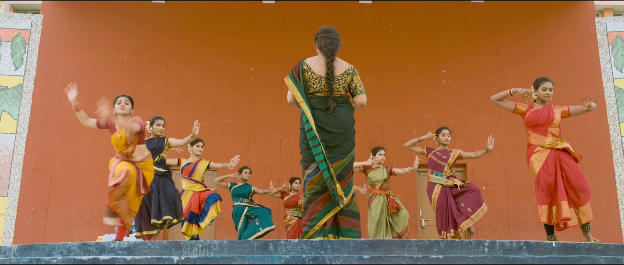 Nivetha Thomas- [SNASP] Busty ASS & Navel Sip scene -Ninnu Kori  (54)