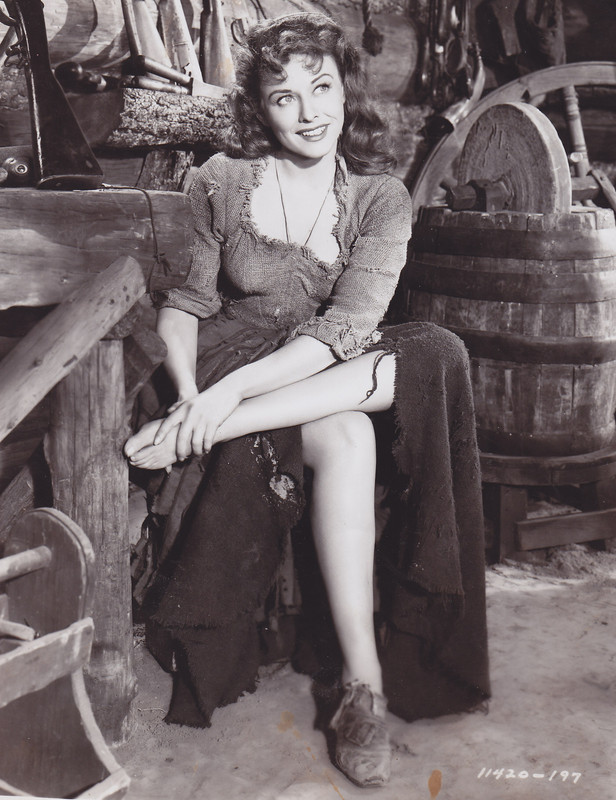 paulette_goddard_mb39