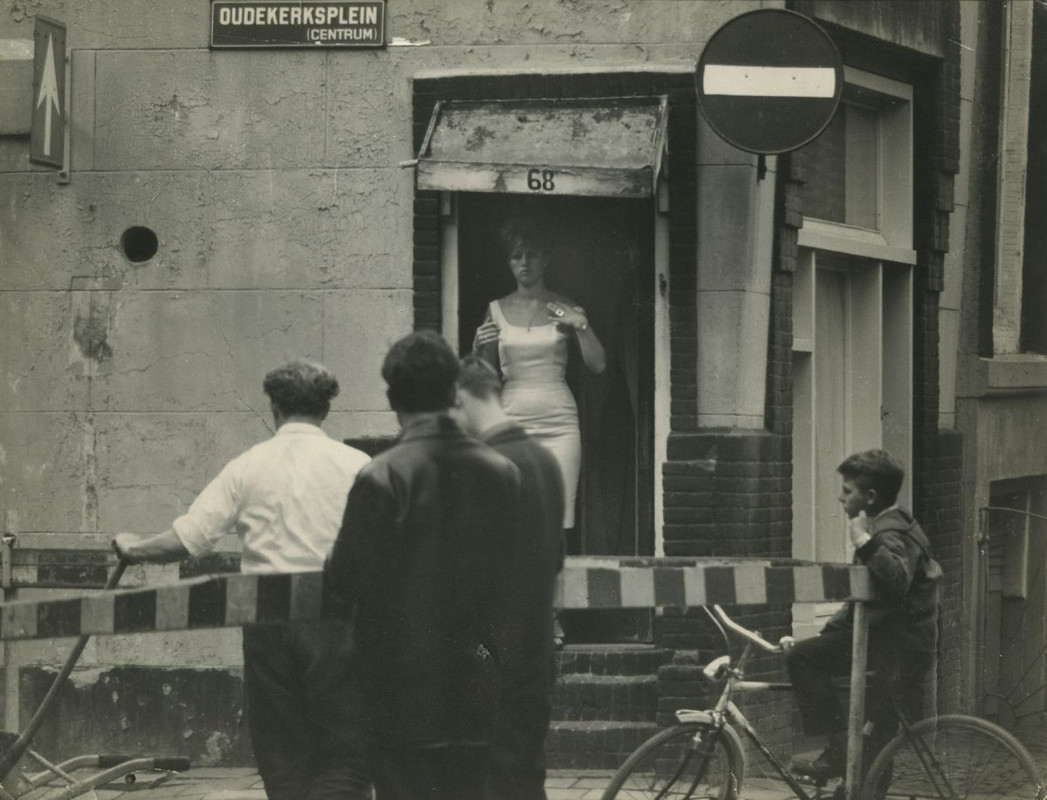 Amsterdam-1956-woman-1200x917