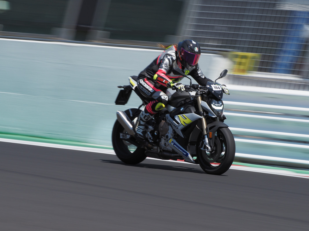 E9FFB91C-D5E2-4A6A-BA04-ECDC50879D55