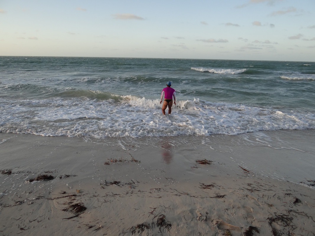 Un-d-a-en-la-playa-en-la-tarde-93