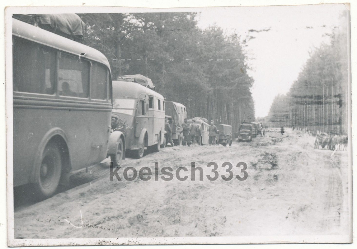 Kfz Kolonne 112. ID französische Renault Beute L