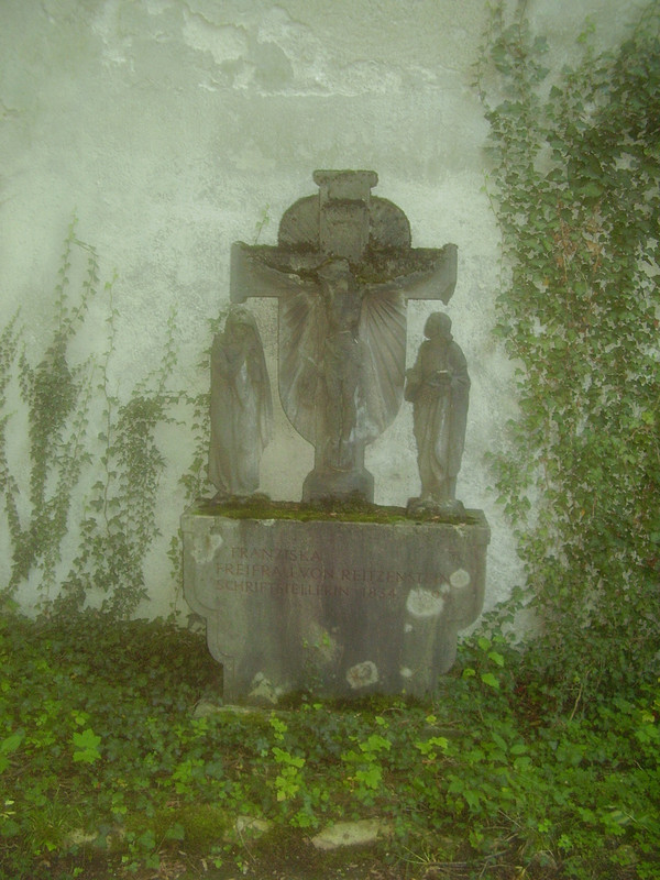 Grave_of_Franziska_von_Reitzenstein_(1834-1896)