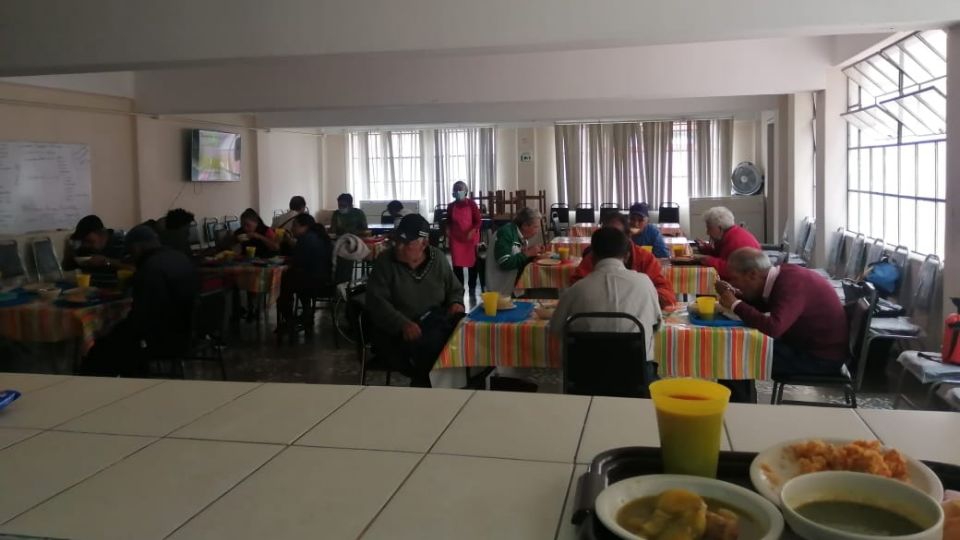 En Puebla: Vuelve a operar el Comedor Palafox para ayudar a personas con carencias