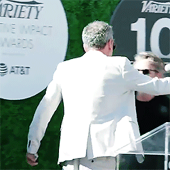 tumblr-ab56ff8a9885245bccf8489a6e0f1856-ba53da56-250.gif
