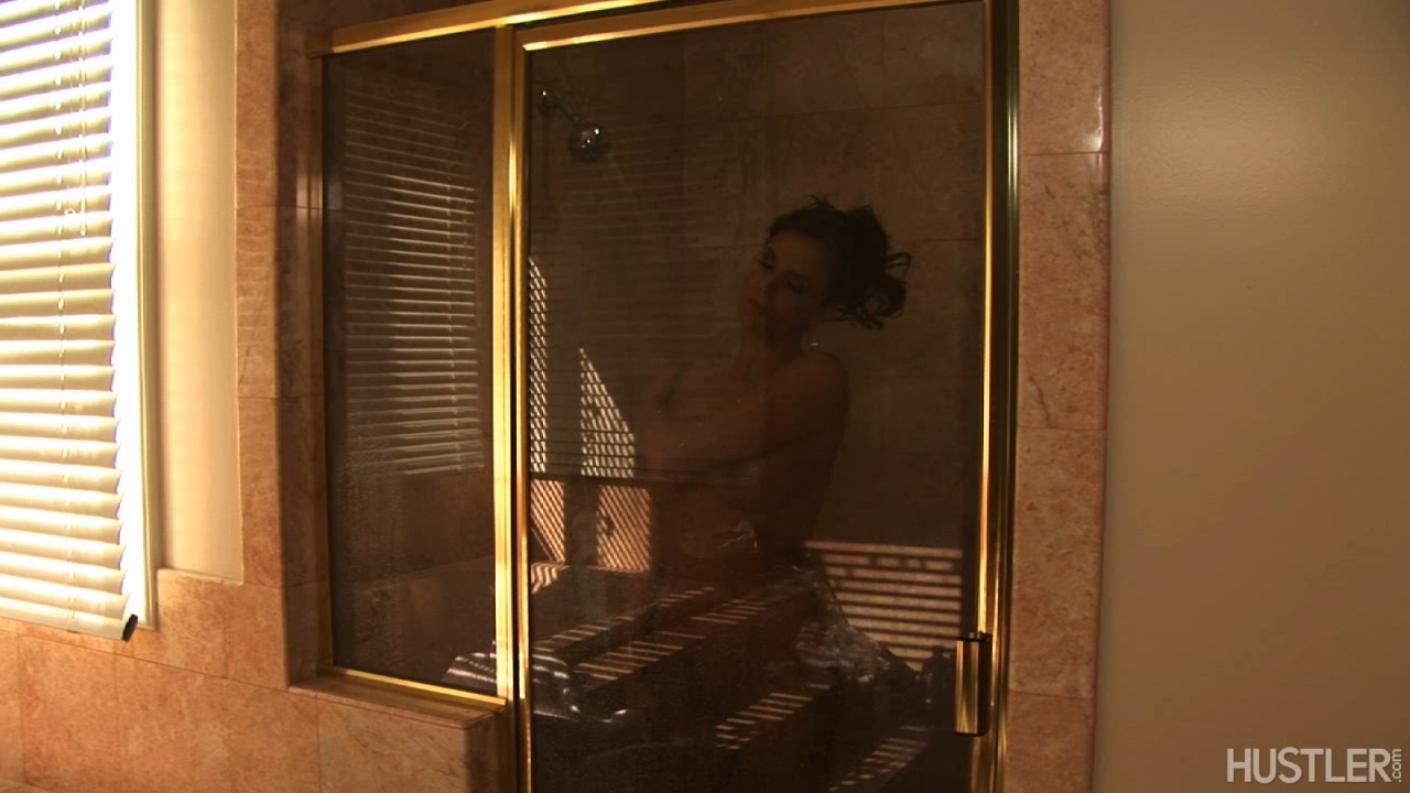 Ph03n!xM - M@m@$DFr@t3rN!d@D - 11022720.wmv_snapshot_00.10.238