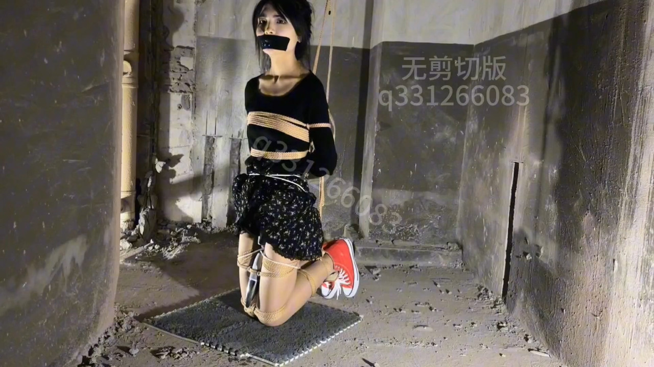 欢乐谷 被绑架到废弃楼房的新m.mp4_20231021_185224.006