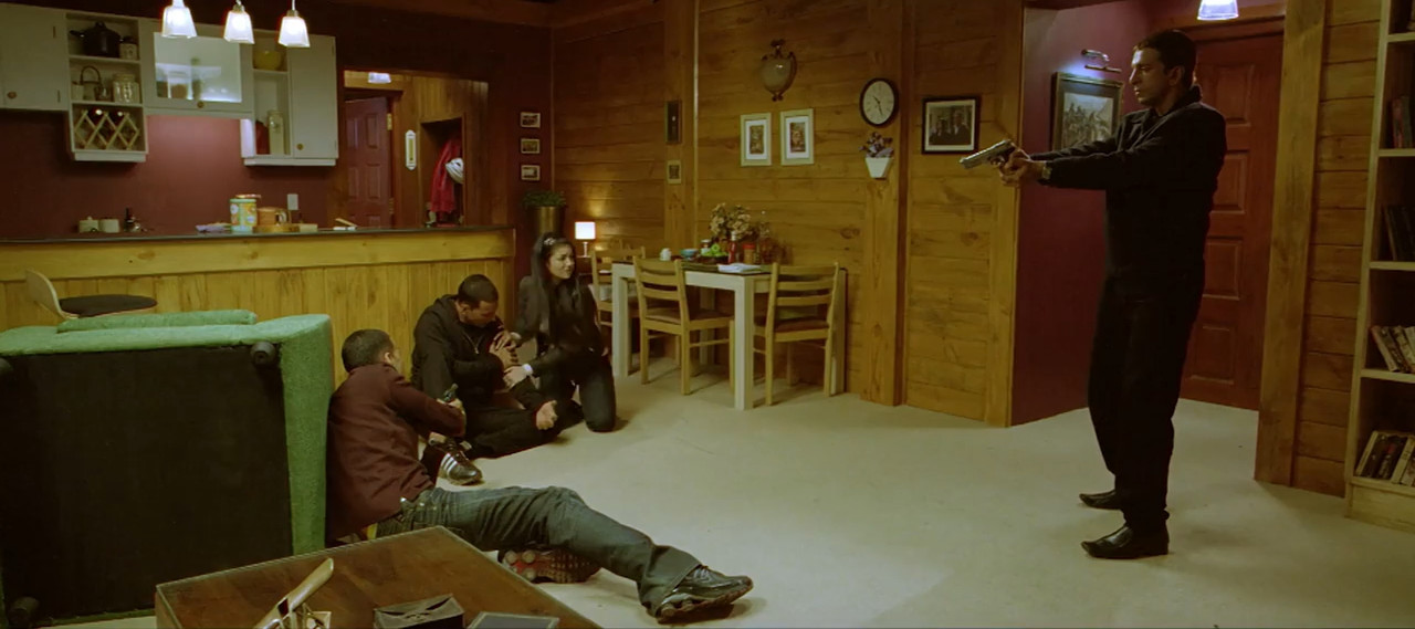 8x10 Tasveer 2009 WebRip [Hindi + Tamil] 480p 720p ESub Screenshot