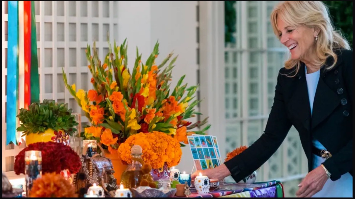 Casa Blanca celebró por primera vez el día de muertos con un altar