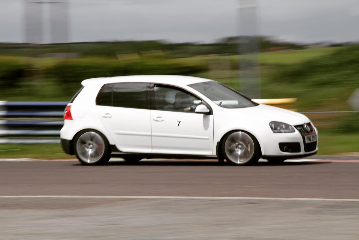 7049E4C5-AA66-414B-BEFC-CF77AB0FFCC1