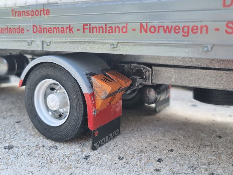 Europäische Lkw`s » Schwedenzug Volvo FH16750 6X2 mit Tridem Anhänger