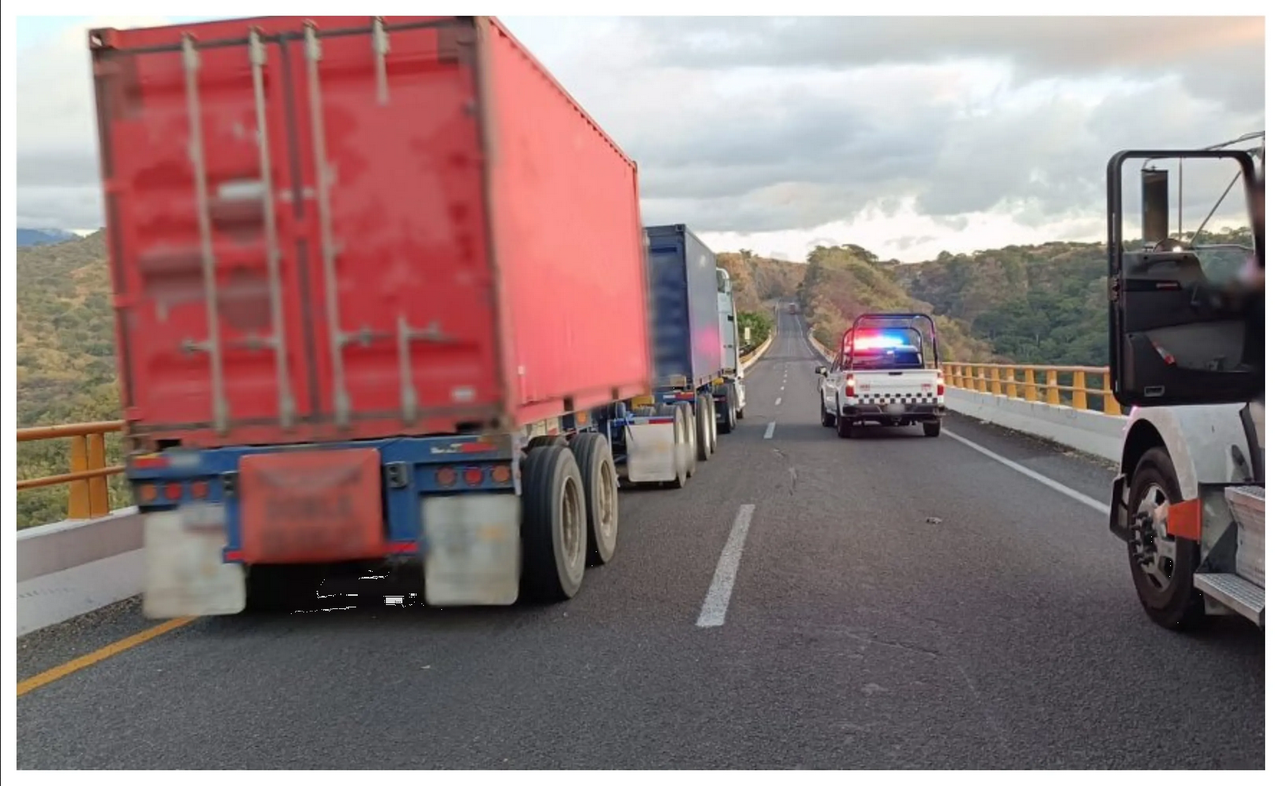Descartan este lunes paro nacional de transportistas tras acuerdo con Segob 