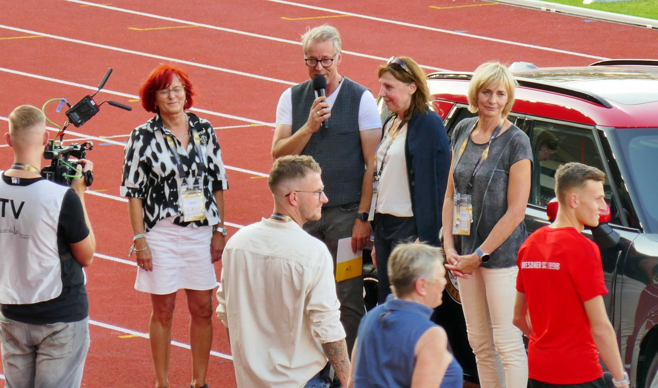 Bild: https://i.postimg.cc/CLHQczGy/P1220587.jpg