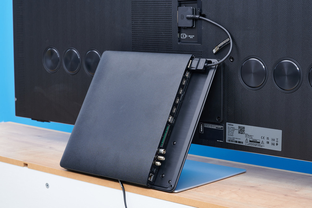 samsung-qn95b-one-connect-rueckseite-1536x1024