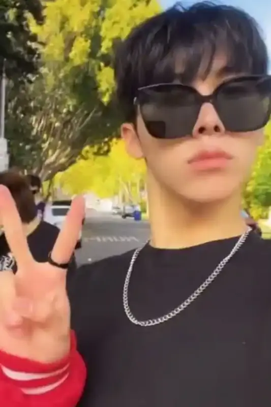 2e1e03fd6f16f49662dd6edba8dc8811_copy_586x879