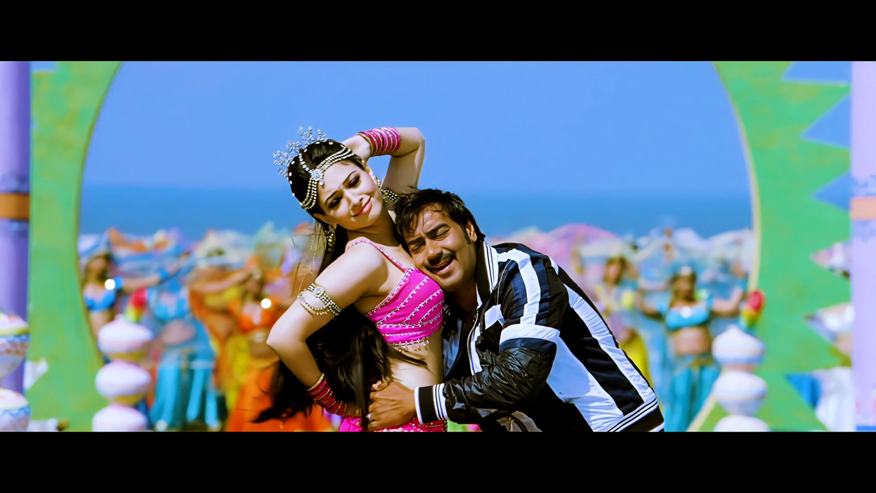 Tamanna Hot Song From Himmatwala Naino Main Sapna 4K (Best Quality).mp4_snapshot_01.10_[2021.04.05_1