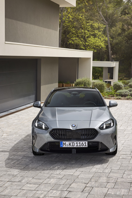 P90550870_highRes_the-all-new-bmw-1-se