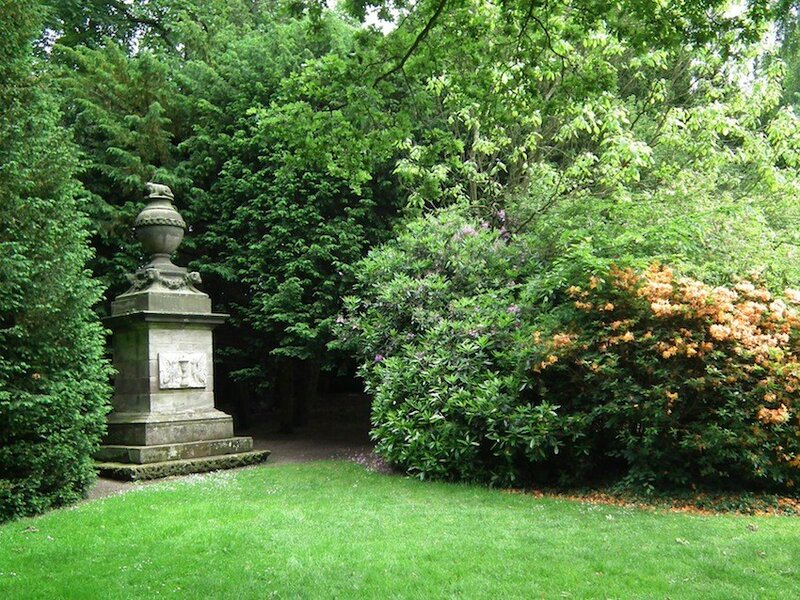 Shugborough-cat-monument
