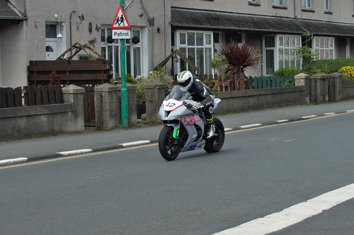 Vmax Tour 2019 au TT à l'île de Man R-DSD0090