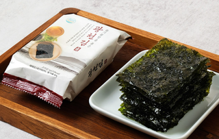 Individual Seaweed Packs Inside Box