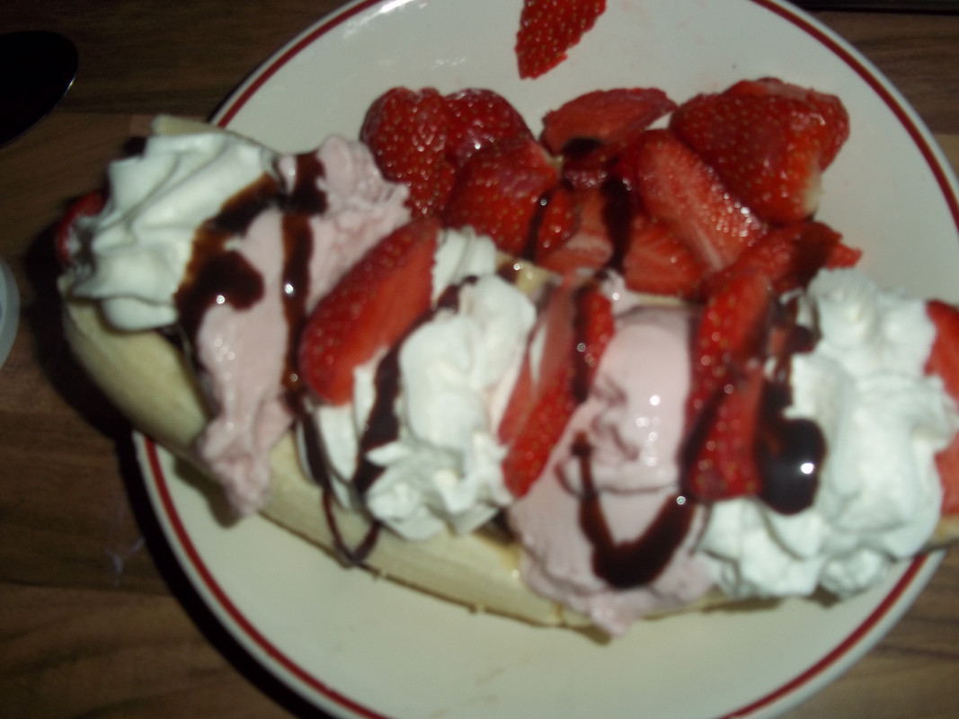 1-12-syn-banana-split-001.jpg